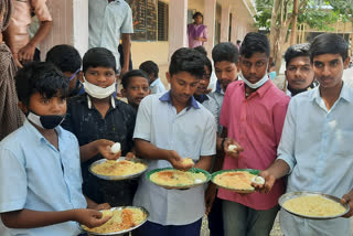 students are worried about poor quality food in east godavari district