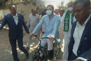 bicycle march of tejashwi yadav