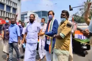 Shashi Tharoor protest against fuel price rise