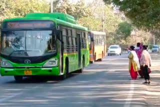 Vasantkunj bus stand in delhi  basic facilities at vasant kunj bus stand  vasant kunj bus stand  वसंतकुंज सरकारी बस स्टैंड  वसंतकुंज सरकारी बस स्टैंड पर सुविधाओं का अभाव  दिल्ली के सरकारी बस स्टैंड