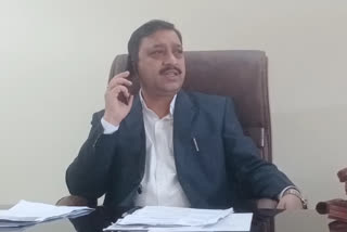 Suresh Kashyap took cognizance of complaints  patients in Nahan Hospital