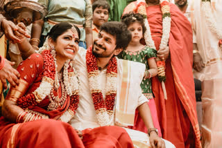 Dulquer Salmaan wishes newlyweds Desingh Periyasamy  സംവിധായകൻ ദെസിംഗ് പെരിയസാമി വിവാഹിതനായി  സംവിധായകൻ ദെസിംഗ് പെരിയസാമി  സംവിധായകൻ ദെസിംഗ് പെരിയസാമി വിവാഹം  ദെസിംഗ് പെരിയസാമി ദുല്‍ഖര്‍ സല്‍മാന്‍  കണ്ണും കണ്ണും കൊള്ളയടിത്താല്‍ സിനിമ  Desingh Periyasamy wedding  Desingh Periyasamy films  Dulquer Salmaan wishes newlyweds Desingh