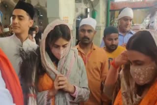 bollywood actress sara ali khan visit ajmer sharif dargah