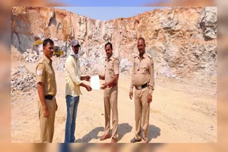 police-officers-gave-notice-to-crusher-owners-after-trigger-the-tragedy-in-gangavathi