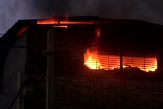 Fire breaks out at a factory in Pratap Nagar area delhi