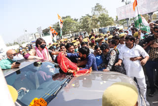 Priyanka Gandhi Vadra visits Varanasi