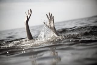 five people drowned in ganga river in kasganj  Two missing after falling into Ganga in Uttar Pradesh  Uttar Pradesh  Two missing after falling into Ganga  ഗംഗയില്‍ വീണ രണ്ട് പേരെ കാണാതായി  യുപി വാര്‍ത്തകള്‍  ലക്‌നൗ
