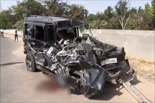 gurugram truck collided Scorpio