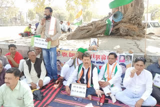 congress workers protest regarding petroleum price in koderma