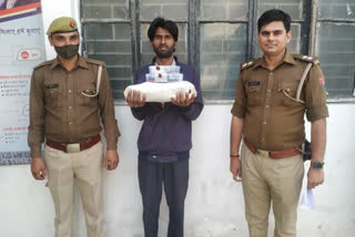 thief arrested for robbery in noida mobile phone and laptop recovered