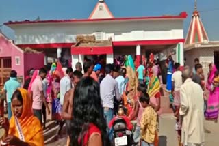 crowd in dukhiya temple sad on maghi purnima