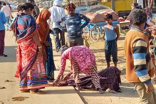 woman gave birth to a child on street in garhwa