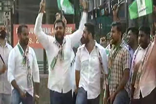 JDS activists shouted Gherao to Yogeshwar