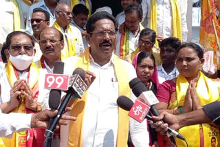 tdp leader gv anjaneyulu fire on vinukonda mla bolla brahmanaidu