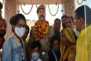 Sikar News,  Ratan Lal statue unveiled