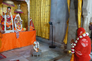 Vasundhara Raje worshiped, Vasundhara Raje at Govind Devji temple, Vasundhara Raje religious tour