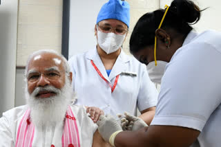 'Laga diya aur pata bhi nahi chala': PM told nurse after receiving vaccine