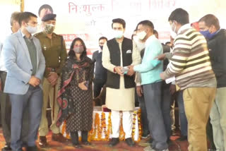 Social Justice and Empowerment Department distributed equipment to divyangs in hamirpur