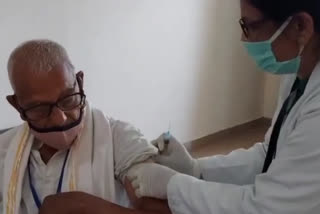 Vaccination at two centers for second phase in Surajpur