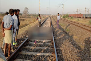 dead-body-of-couple-was-found-on-railway-track-in-seraikela