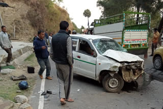 Alto car crashes in Sarkaghat