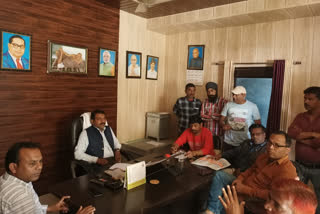 uproar-in-sitarganj-municipality-board-meeting