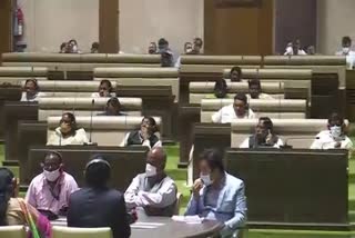 mla-bhushan-tirkey-was-snoring-during-budget-session-in-jharkhand-assembly