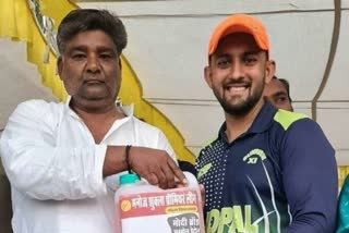 man-of-the-match-gets-5-litres-of-petrol-as-award-in-cricket-tournament-in-bhopal-photo-goes-viral