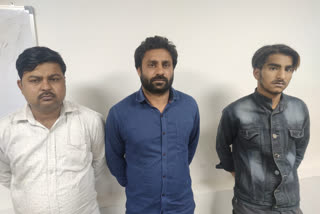 Delhi police arrested 3 crooks in Bindapur of Dwarka