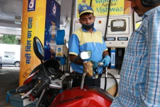 Govt may considers tax cut on petrol prices