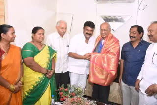 minister-talasani-srinivas-yadav-congratulated-athlet-rp-bhagwan-at-mla-quarters-in-hyderabad