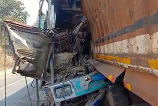 the truck hit the trailer in ramgarh