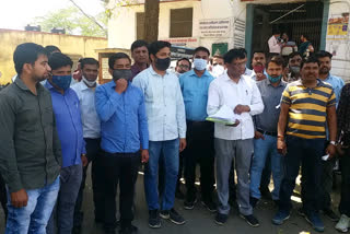 Dungarpur news, Village development officers protest