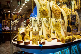 Gold prices fall Rs 208; silver up by Rs 602