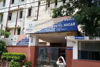 robbery case in patel nagar delhi  patel nagar delhi robbery case  crime in new delhi  पटेल नगर इलाके में हुई लूट  सीसीटीवी की मदद से पकड़ा गया चोर  पटेल नगर इलाके में चोरी