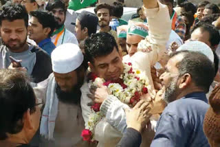 Chaudhary Zubair held a roadshow with supporters in North East Delhi