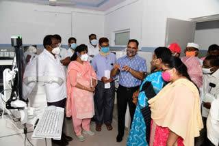 collector shashanka visited karimnagar government hospital