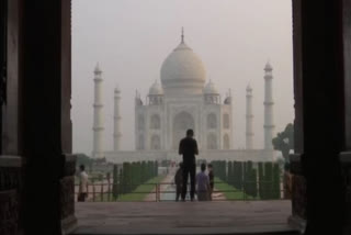 Taj Mahal shut after bomb hoax  ബോംബ് ഭീഷണി; താജ്‌മഹൽ പൂട്ടി  താജ്‌മഹൽ പൂട്ടി  Bomb hoax