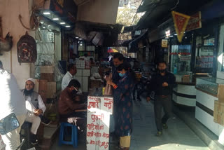 Delhi Chandni chowk market  new lajpat rai market delhi  customers decreased due farmers protest  farmers protest impact in delhi markets  किसान आंदोलन का असर  न्यू लाजपत राय मार्केट चांदनी चौक दिल्ली  बाजारों में किसान आंदोलन का व्यापक असर