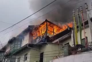 Hotel in Darjeeling caught fire at Mall Road