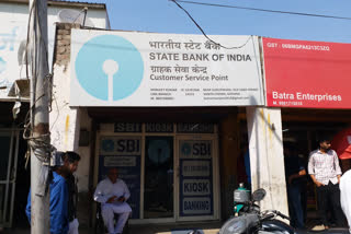 loot in customer service center in gohana