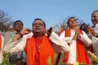 Trinamool Congress leader did squats on stage moments after joining the BJP