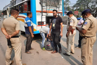 শিলিগুড়িতে চলছে নাকা তল্লাশি