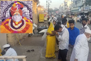 today is the birth anniversary of sant gajanan maharaj in shegaon