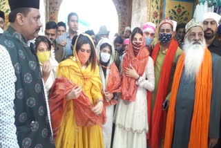 filmmaker ekta kapoor at ajmer dargah