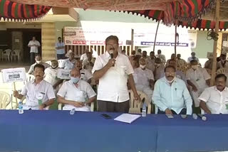 state lorry owners association leader protest in vijayawada benz circle against vizag steel plant privatization