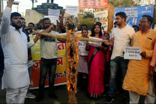 the effigy of the station incharge was burnt in dhanbad