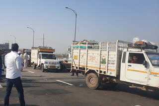 farmers on eastern peripheral expressway  eastern peripheral expressway ghaziabad  farmers protest in delhi  farmers protest on delhi borders  eastern peripheral expressway bloked  100th day of farmers protest  ईस्टर्न पेरीफेरल एक्सप्रेसवे पर किसान आंदोलन  संयुक्त किसान मोर्चा दिल्ली  किसान आंदोलन का 100वां दिन