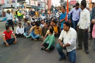 tmc-supporters-protest-in-asansol-as-actress-saini-ghosh-being-a-candidate