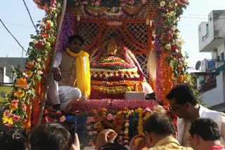 Khatu Shyam Mandal took a grand nishan yatra